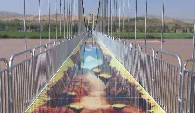专利撑起悬空3D玻璃桥