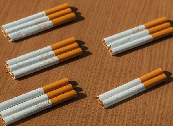 香烟商标注册属于第几类？