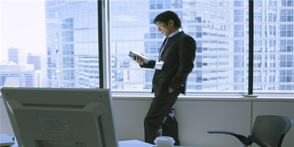 【实用新型专利】摘一种可移动智能上水系统及堆场环保装置；摘一种便于回收的介入器械输送装置